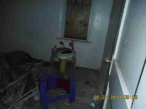 8523 Strathmoor (25)_m.jpg